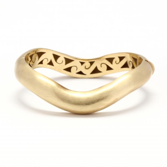 gold-bangle-bracelet