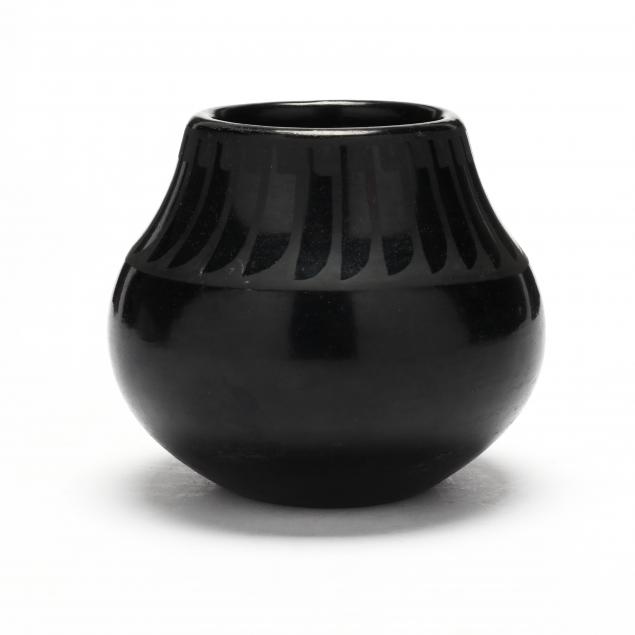 maria-santana-19th-century-san-ildefonso-pueblo-blackware-jar