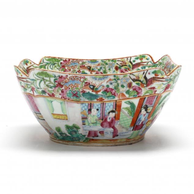 A Chinese Export Porcelain Famille Rose Scalloped Bowl (Lot 4 - October ...