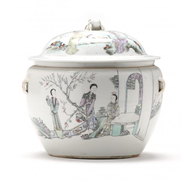 a-chinese-porcelain-storage-pot-with-cover