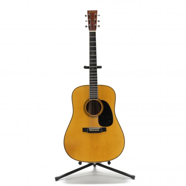 2013-c-f-martin-custom-shop-d-35-guitar