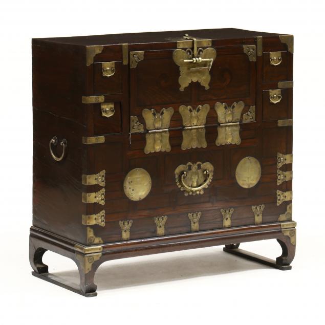 korean-tansu-chest-with-brass-mounts