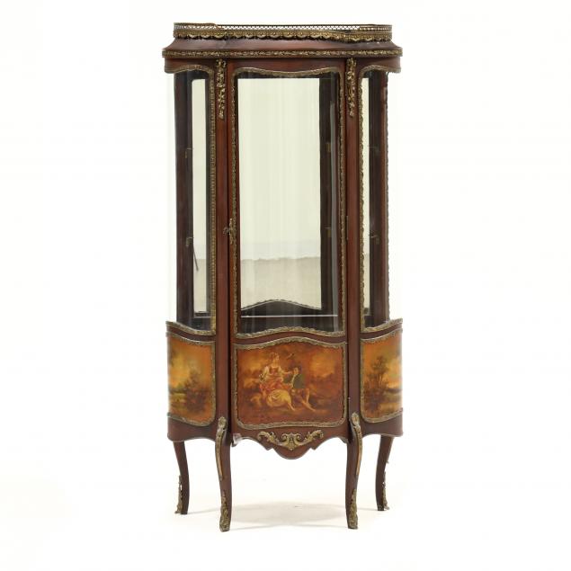 vintage-french-trefoil-shaped-vitrine