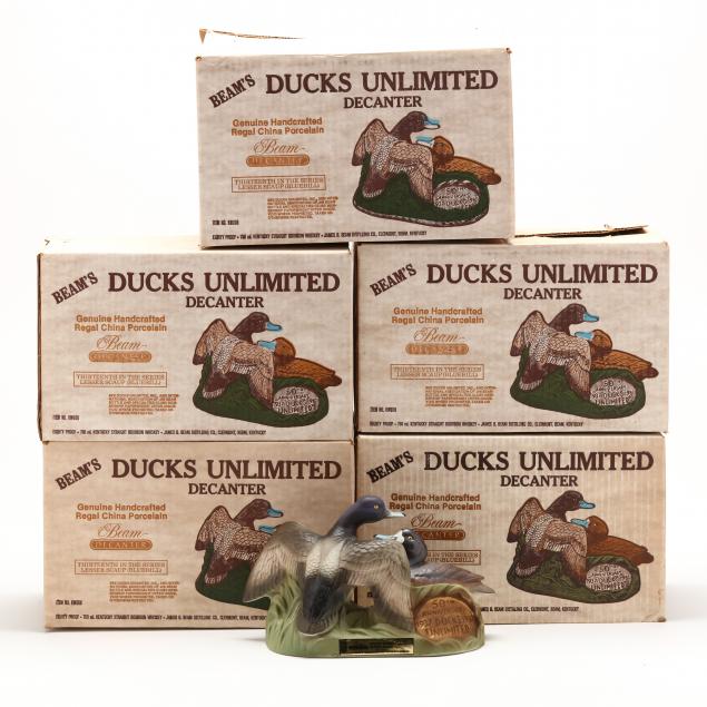 beam-bourbon-whiskey-in-50th-anniversary-ducks-unlimited-decanters