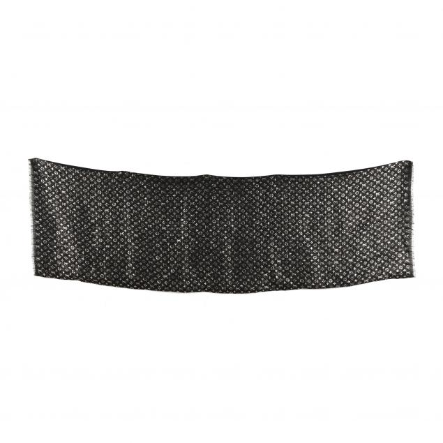 louis-vuitton-gold-metallic-thread-embellished-black-stole