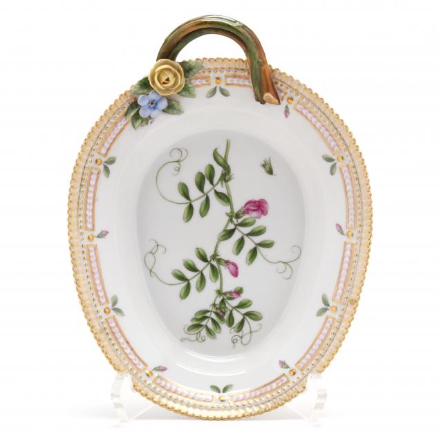 royal-copenhagen-i-flora-danica-i-serving-dish