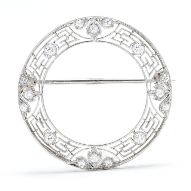 vintage-platinum-and-diamond-circle-brooch