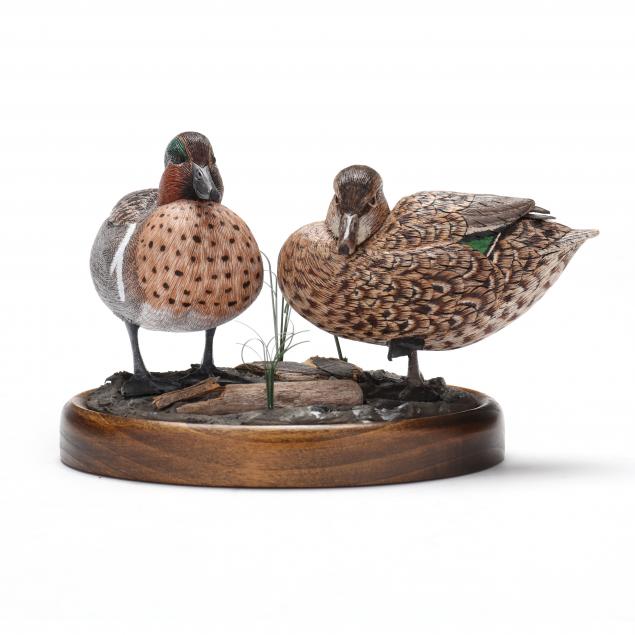 mike-and-nancy-scherer-il-miniature-green-wing-teal-pair-on-wooden-base