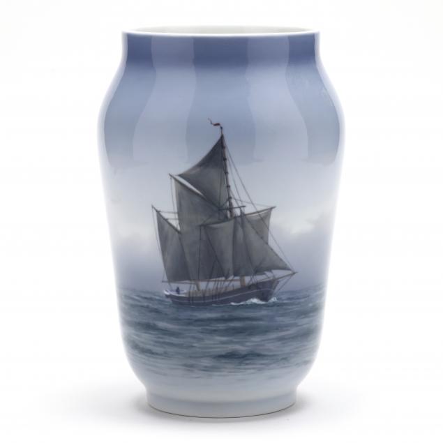 royal-copenhagen-vase-with-ship