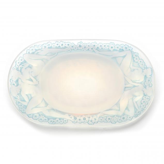 rene-lalique-i-medicis-i-opalescent-glass-ashtray