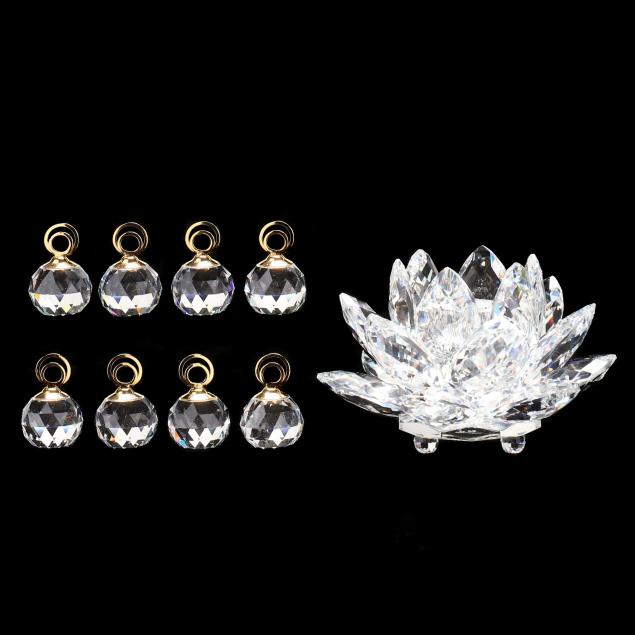 swarovski-set-of-crystal-place-card-holders-and-waterlily-candleholder