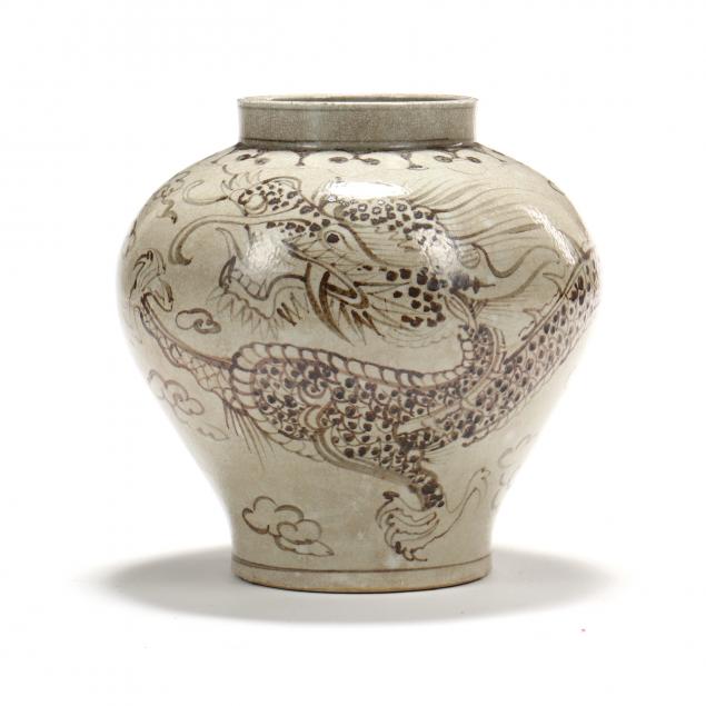 a-large-korean-dragon-jar