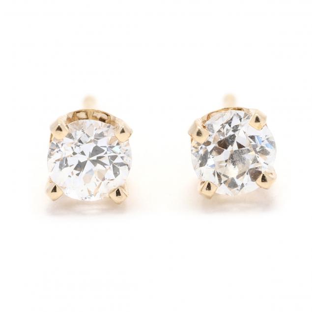 gold-and-diamond-stud-earrings