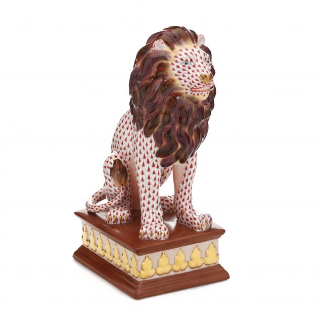 herend-wild-animals-cats-collection-lion-on-pedestal