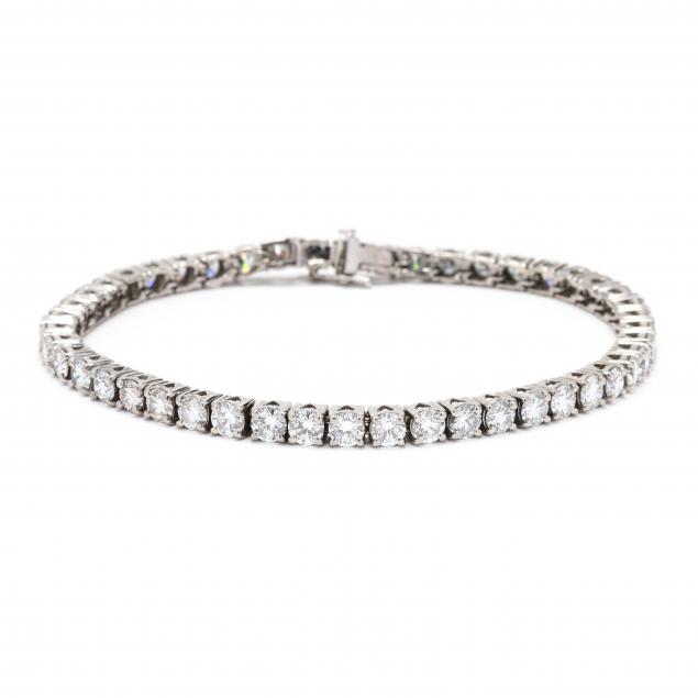 white-gold-and-diamond-line-bracelet