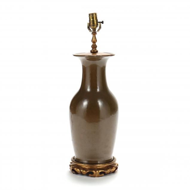 a-chinese-pottery-table-lamp