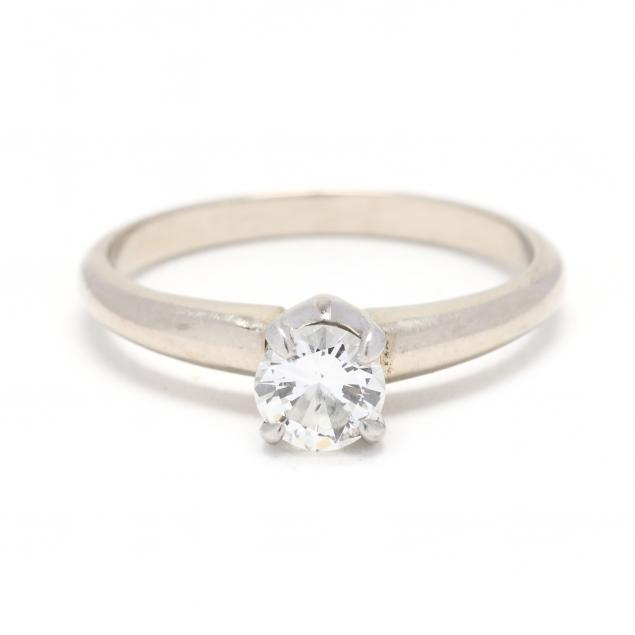 gold-platinum-and-diamond-solitaire-ring