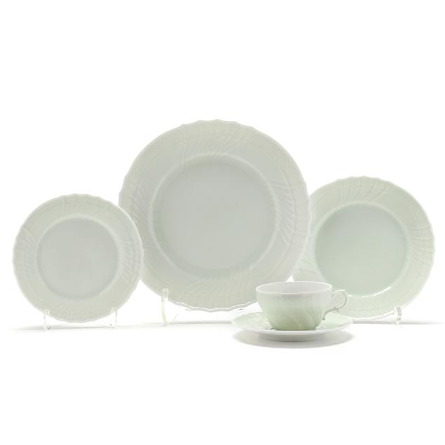 a-richard-ginori-i-vecchio-ginori-i-mint-green-porcelain-dinner-service