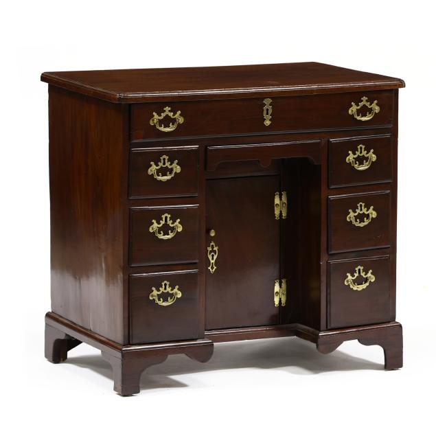 George III Diminutive Mahogany Knee-Hole Desk (Lot 1066 - July Estate ...