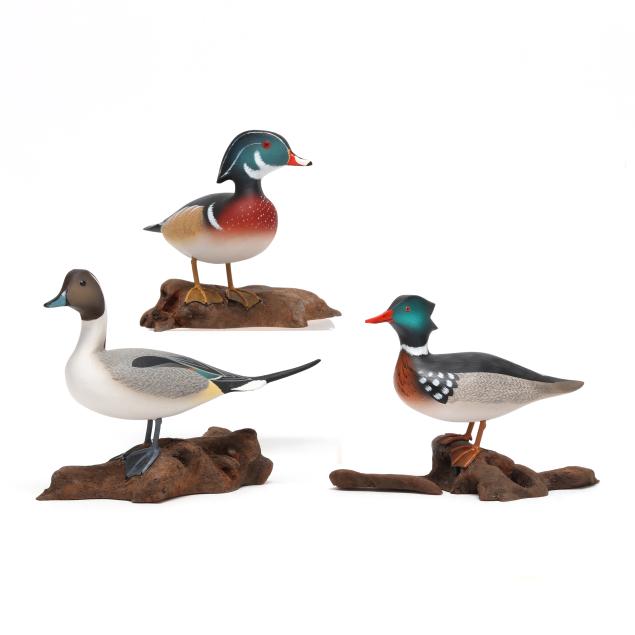 curtis-waterfield-va-1926-2017-variety-of-three-miniature-waterfowl-carvings-on-driftwood