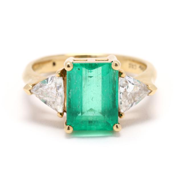 gold-emerald-and-diamond-ring