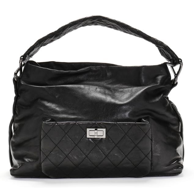 chanel-quilted-8-knots-messenger-bag-in-black