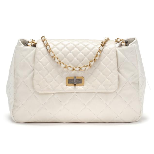 chanel-flap-bag-in-quilted-off-white