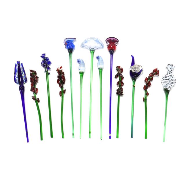 beranek-bouquet-of-13-art-glass-flowers