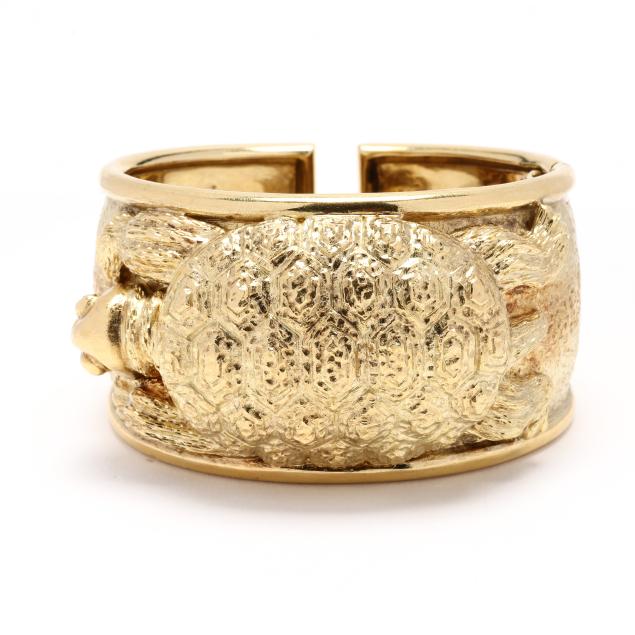 gold-and-diamond-turtle-motif-cuff-bracelet