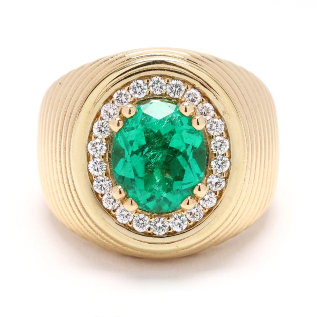 gold-emerald-and-diamond-ring