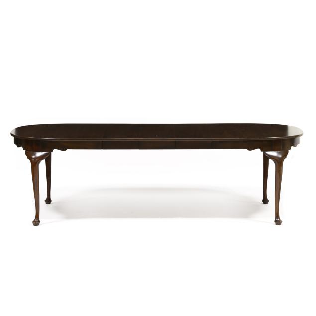 henkel-harris-queen-anne-style-mahogany-dining-table