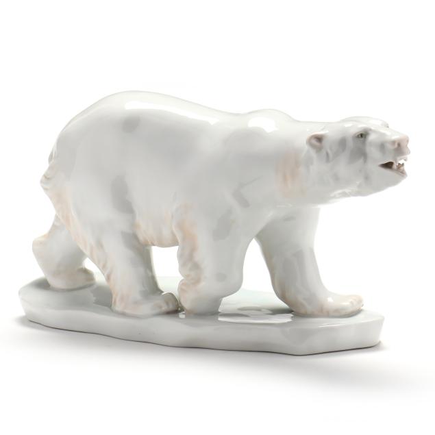 a-herend-natural-porcelain-polar-bear-figure