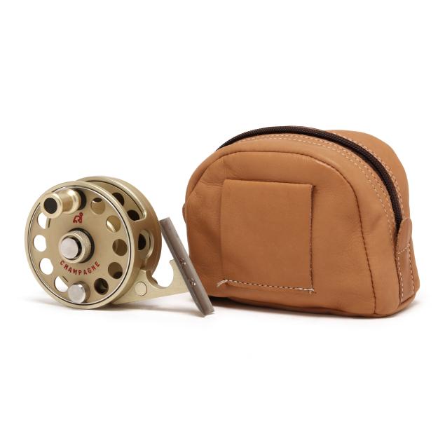 ari-t-hart-holland-1934-2021-champagne-fly-reel-with-leather-case