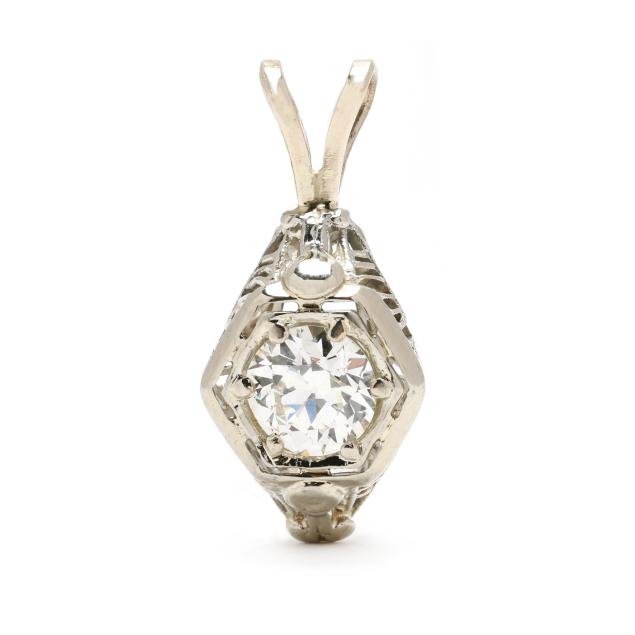 antique-platinum-and-diamond-pendant