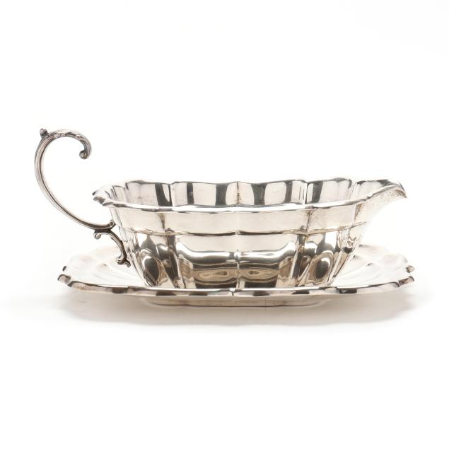 a-reed-barton-i-windsor-i-sterling-silver-gravy-boat-and-underplate