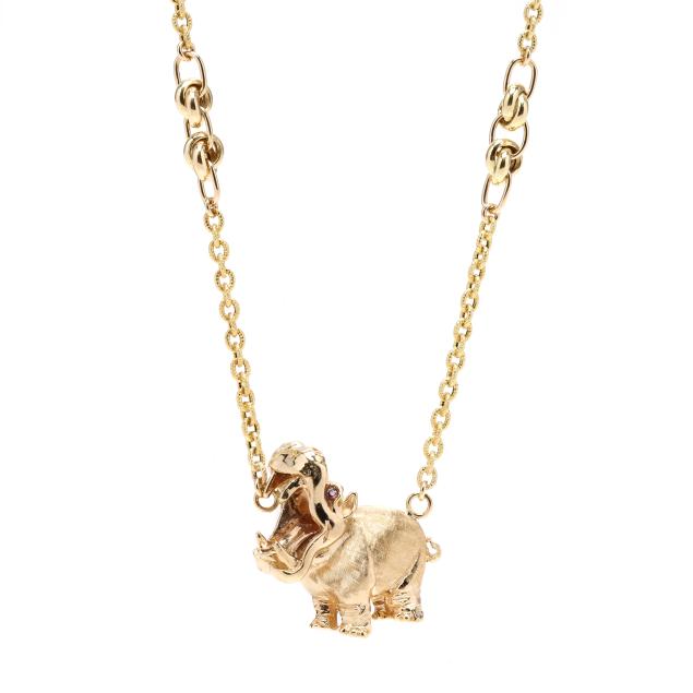 gold-necklace-with-hippopotamus-motif-pendant-art