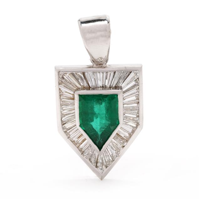 white-gold-emerald-and-diamond-pendant