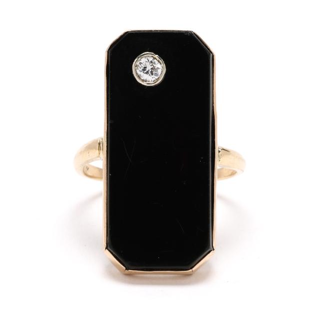 gold-black-onyx-and-diamond-ring