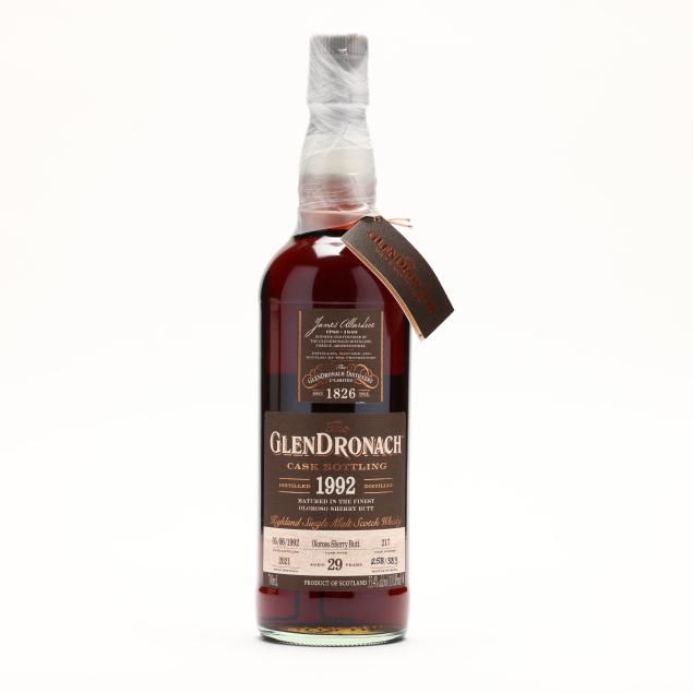 glendronach-29-year-old-oloroso-sherry-butt-scotch-whisky-limited-bottling-vintage-1992