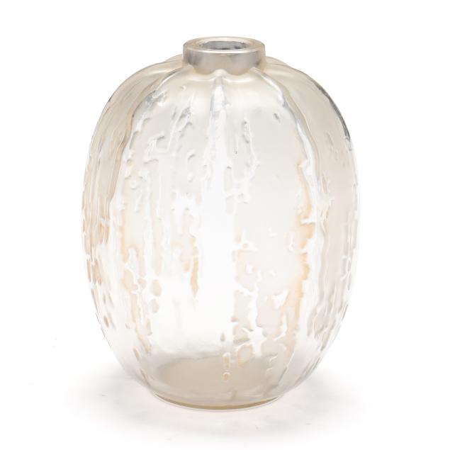 rene-lalique-i-fontaines-i-glass-bottle-vase