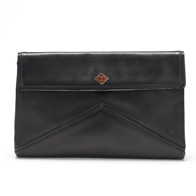 gucci-envelope-clutch