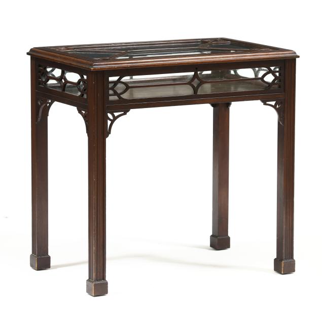 chippendale-style-mahogany-vitrine-table