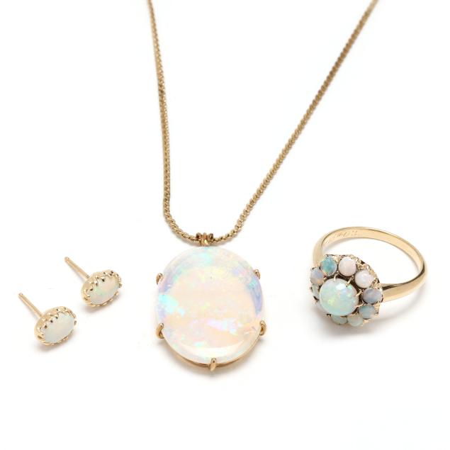 three-gold-and-opal-jewelry-pieces