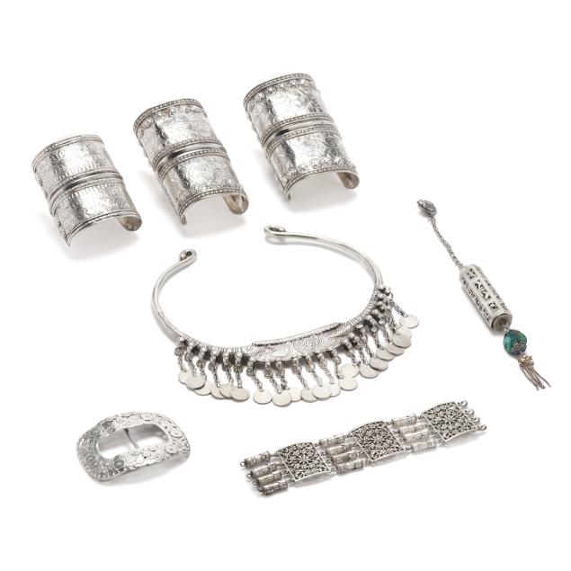 collection-of-berber-silver-tribal-jewelry-and-accessories