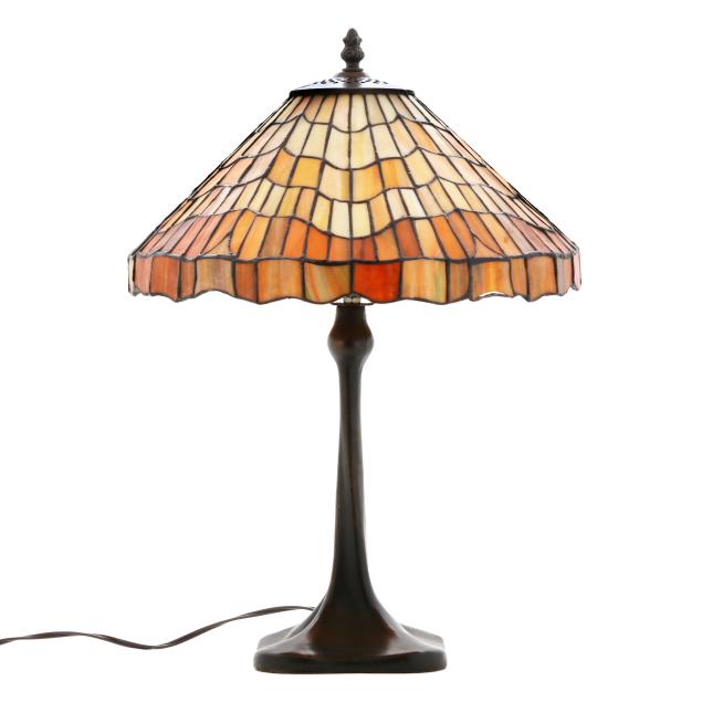 arts-crafts-style-slag-glass-table-lamp