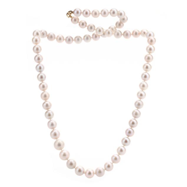 pearl-necklace-with-gold-and-diamond-clasp