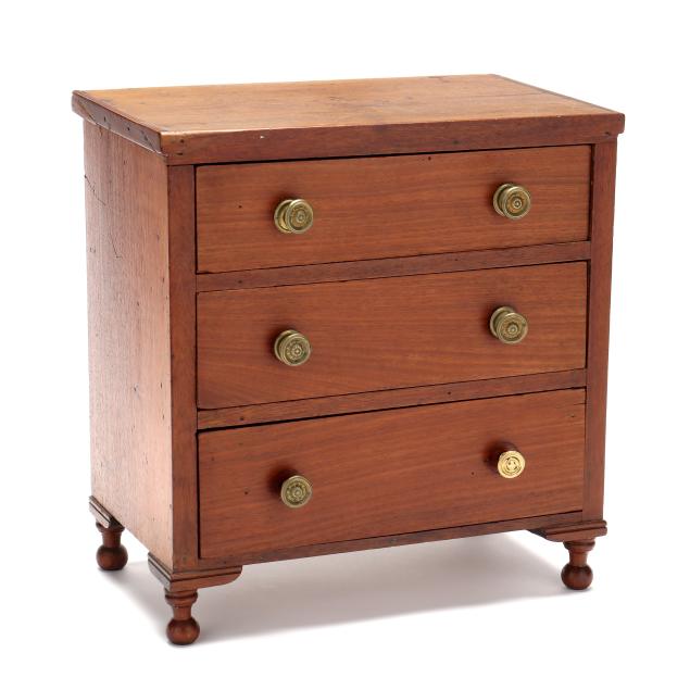 southern-federal-mahogany-child-s-chest-of-drawers