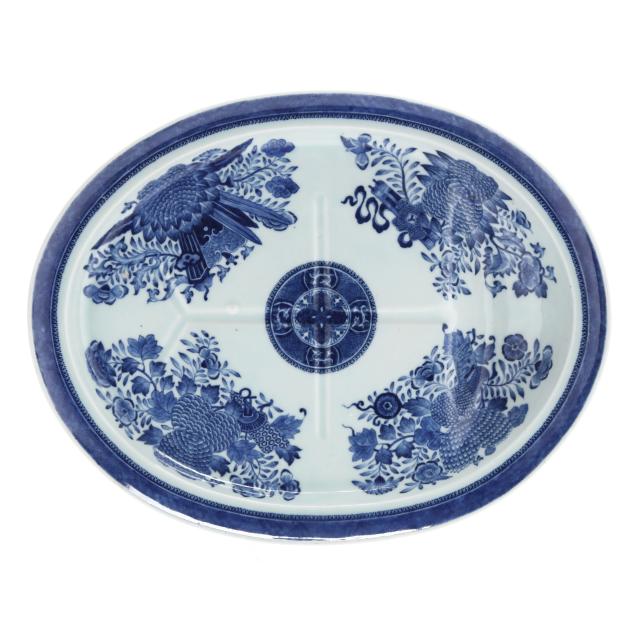 a-large-chinese-export-porcelain-fitzhugh-meat-carving-platter