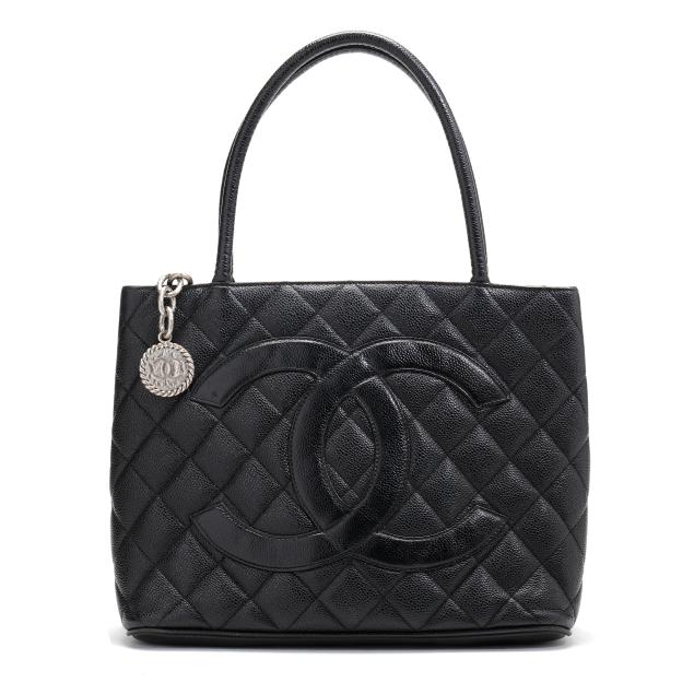 chanel-medallion-shopper-tote-in-black