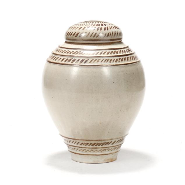 daniel-johnston-seagrove-nc-large-covered-urn